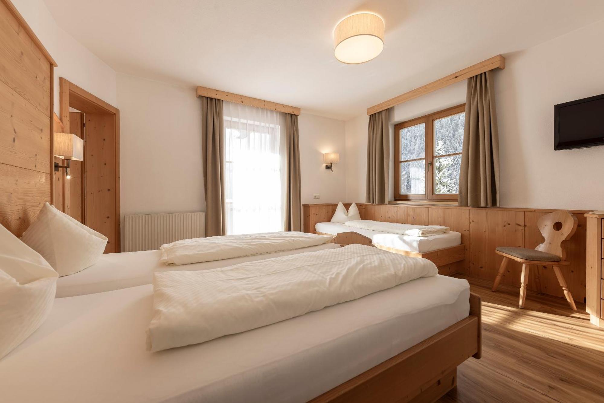 Landhaus Pfurtscheller Neustift im Stubaital Bagian luar foto