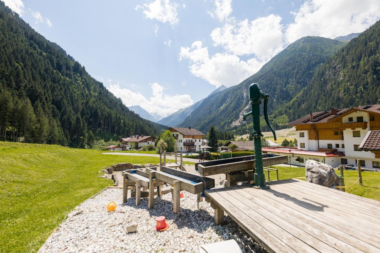 Landhaus Pfurtscheller Neustift im Stubaital Bagian luar foto