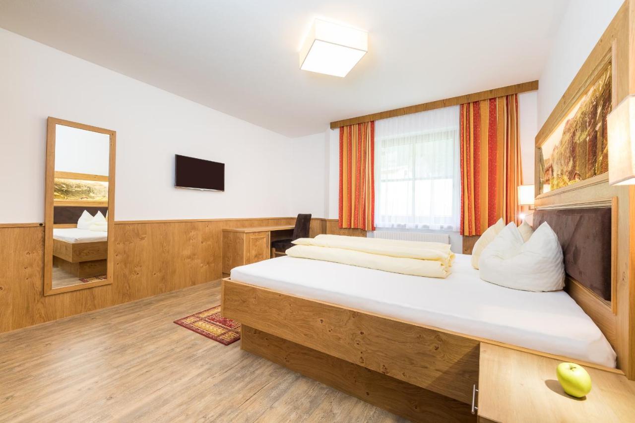 Landhaus Pfurtscheller Neustift im Stubaital Bagian luar foto